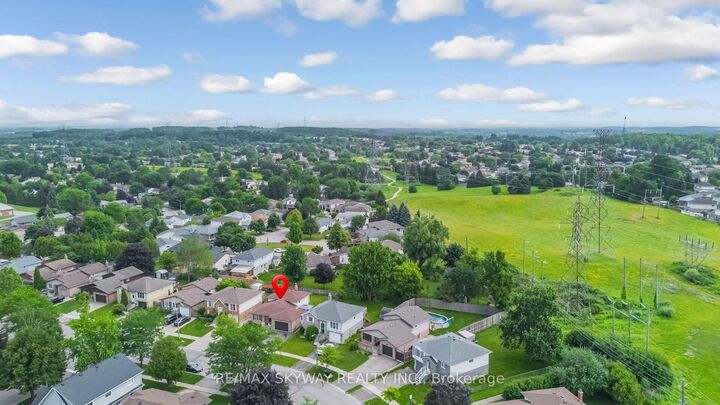 Photo de la propriété:  42 Newbury Drive  ON N2N 2X6 