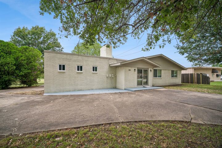 Property Photo:  705 N Main Street  OK 74467 