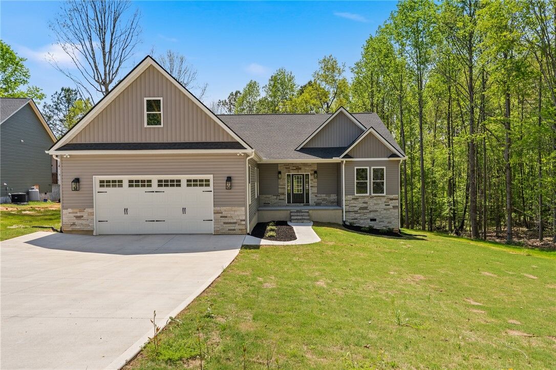 Property Photo:  339 Lone Oak Road  SC 29621 