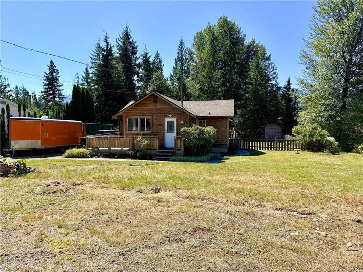 Property Photo: 4069 Nimpkish Cres BC V0N 3P0