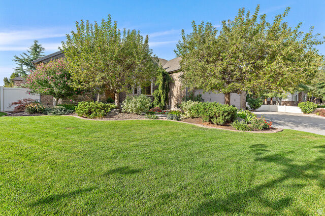 Property Photo:  552 E Johns Way S  UT 84070 