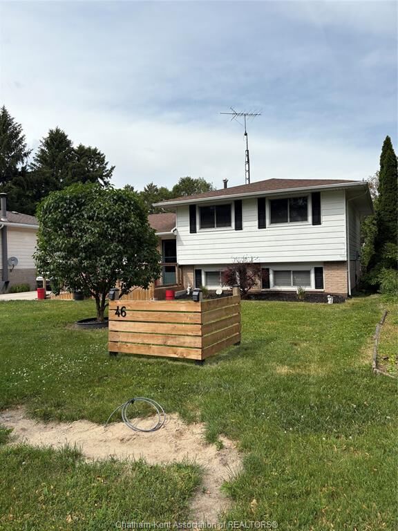 Property Photo: 46 Ottawa Drive ON N7L 2J6