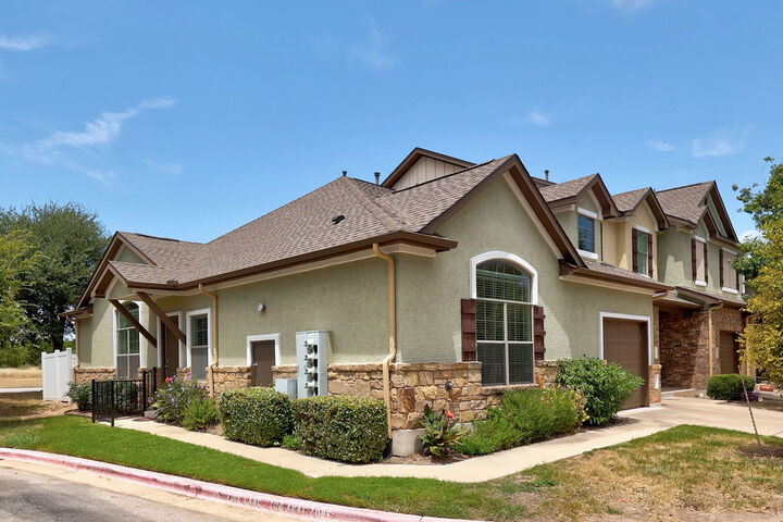 Property Photo: 1900 Little Elm Trail 36 TX 78613