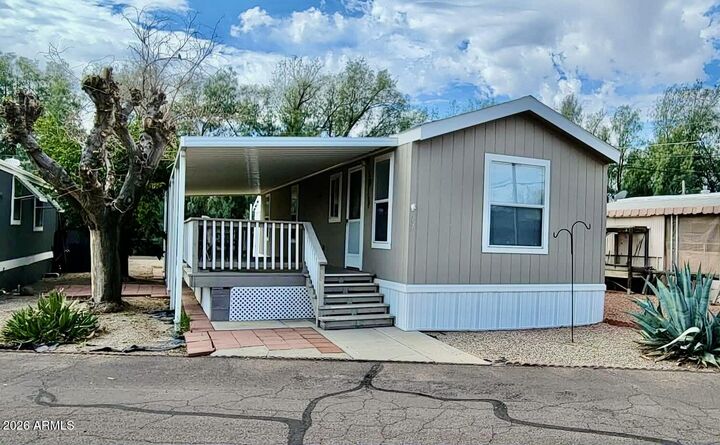 Property Photo: 550 Palm Drive 17 AZ 85390