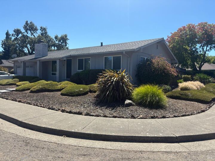 Property Photo:  2 Autumn Leaf Place  CA 95409 