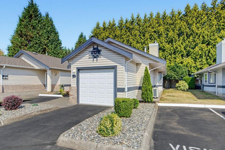 Property Photo: 5550 Langley Bypass 8 BC V3A 7Z3