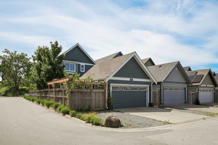 Property Photo: 16555 25 Avenue BC V3Z 0S2