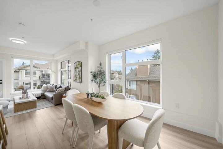 Property Photo:  15353 17 Avenue 304  BC V4A 1T8 