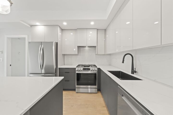 Property Photo:  15353 17 Avenue 103  BC V4A 1T8 