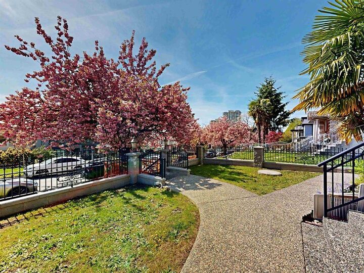 Property Photo: 919 E 64th Avenue BC V5X 2N5
