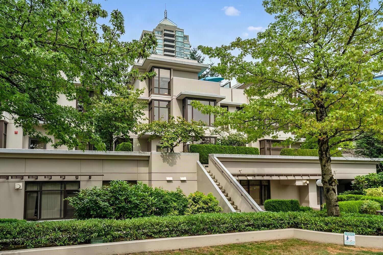 Property Photo:  2088 Madison Avenue Th5  BC V5C 6T5 