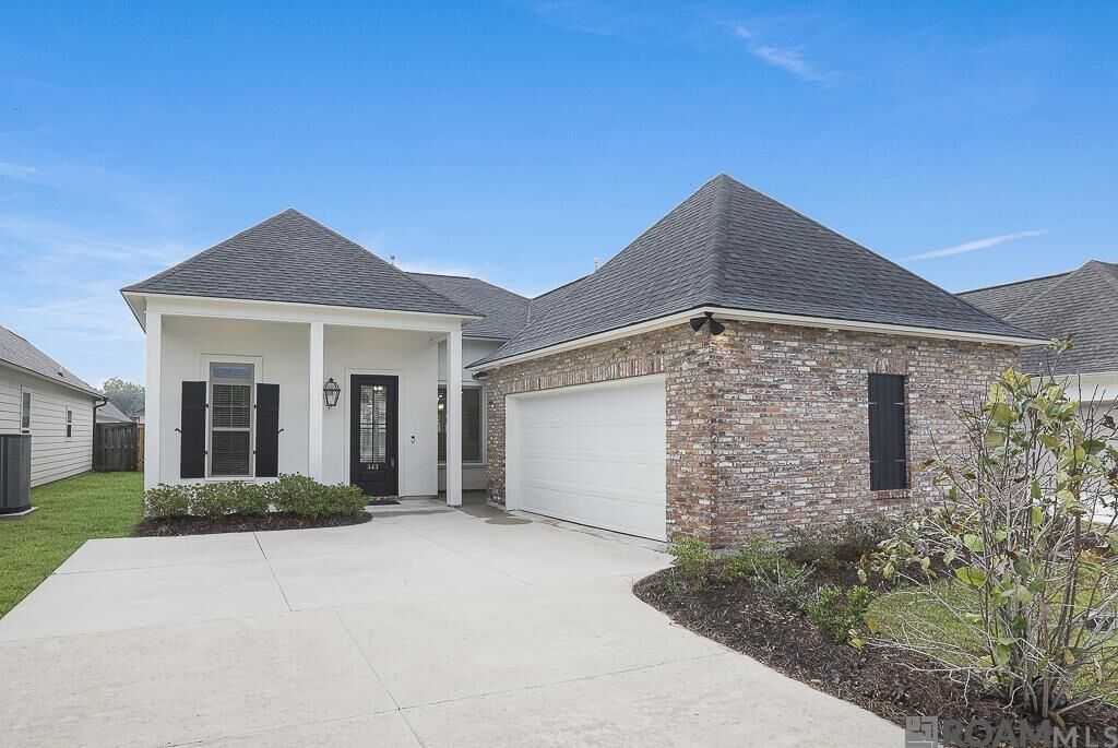 Property Photo: 543 Gadwell Dr LA 70810