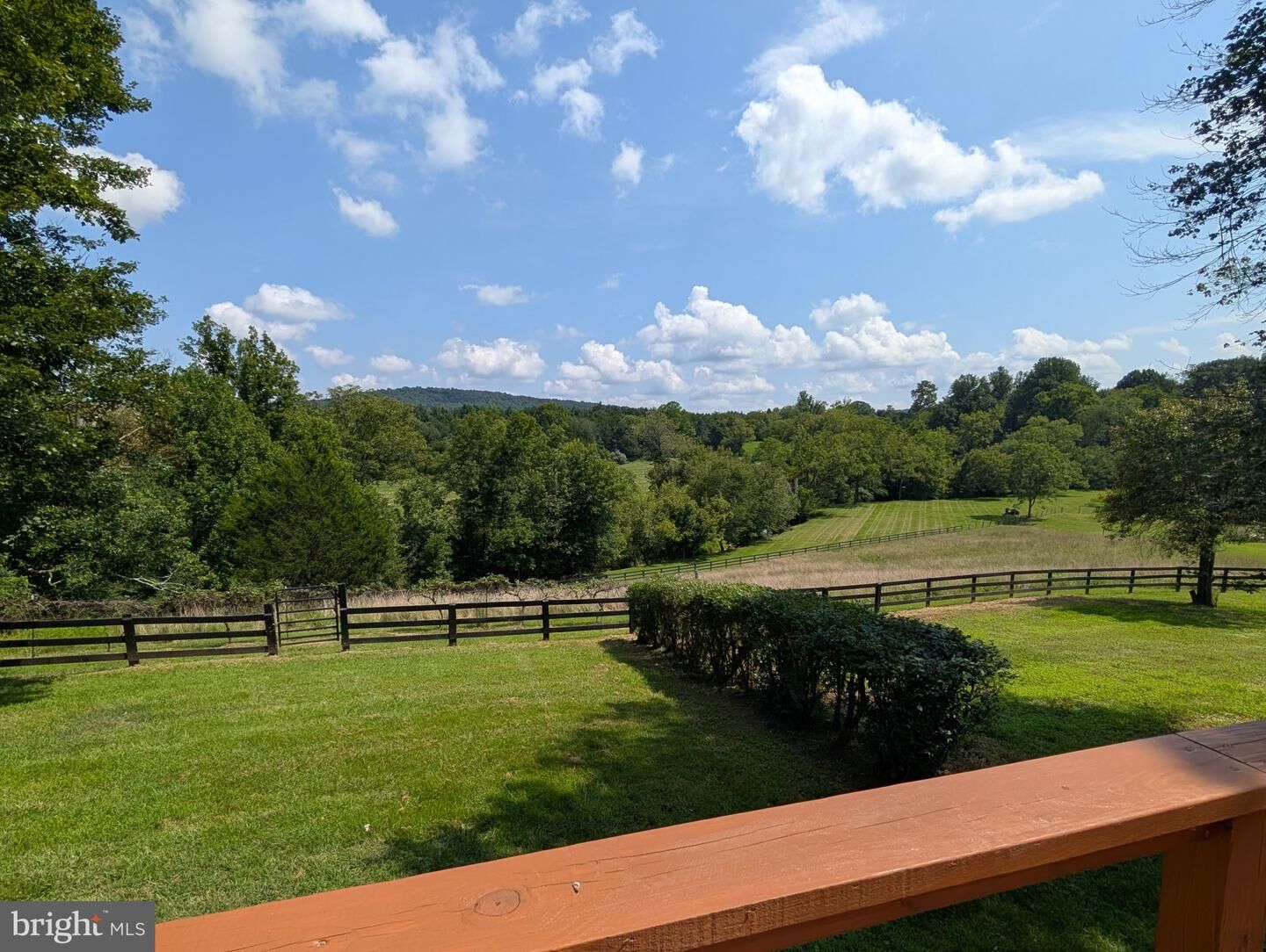 Property Photo: 7831 Carters Run VA 20115