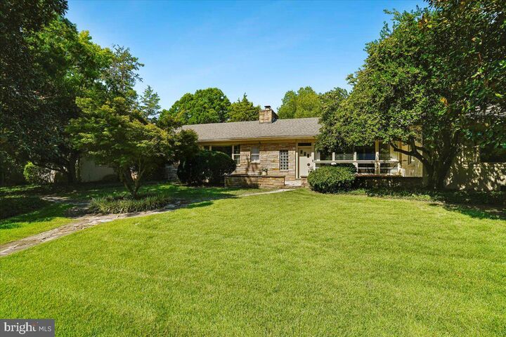 Property Photo:  8106 W Boulevard Drive  VA 22308 