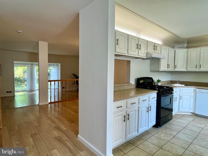 Property Photo: 32 Pagoda Ct NJ 08648