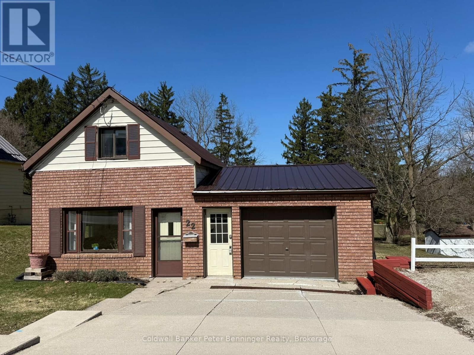 Property Photo:  22 McGivern Street  ON N0G 2V0 