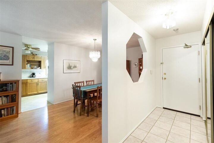 Property Photo:  70 Dunkirk Drive  MB R2M 5R4 
