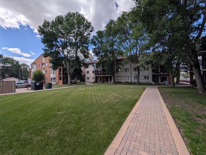 Property Photo:  177 Watson Street  MB R2P 2P8 