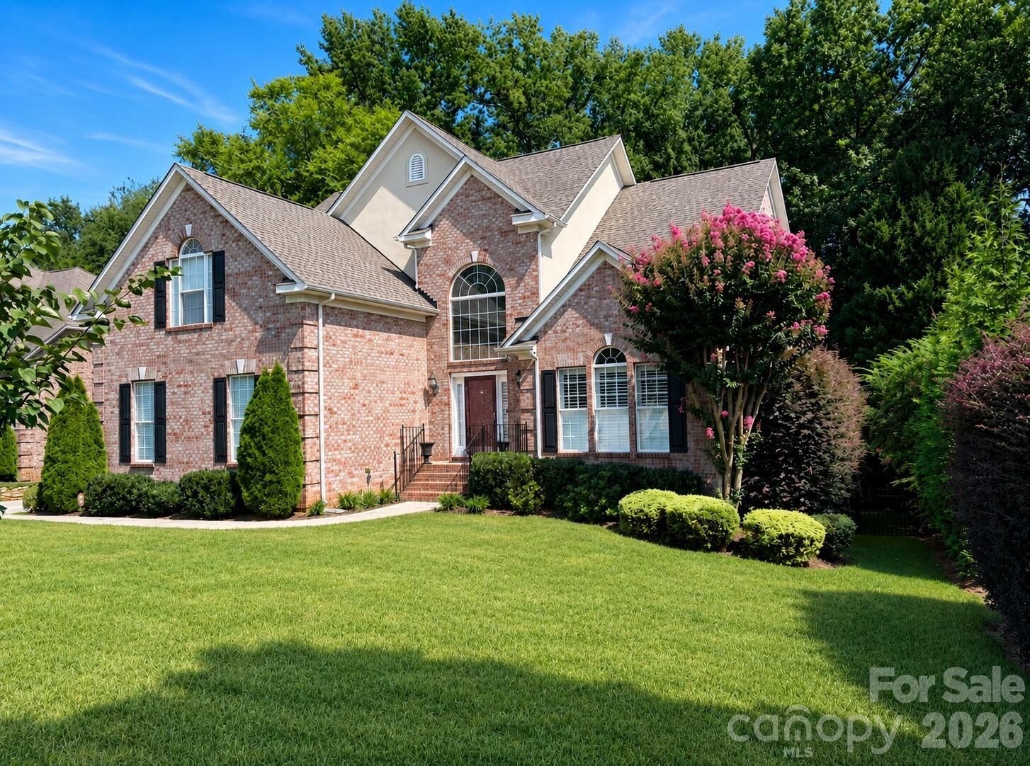 Property Photo:  904 Carisbrooke Lane  NC 28173 