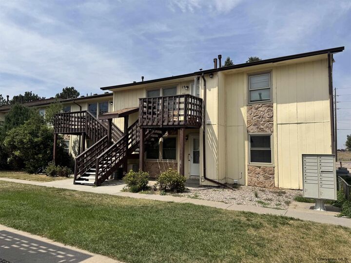 Property Photo: 1532 Trent Ct 7 WY 82001