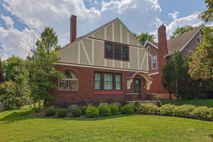 Property Photo: 1655 Westmoreland Avenue OH 45223