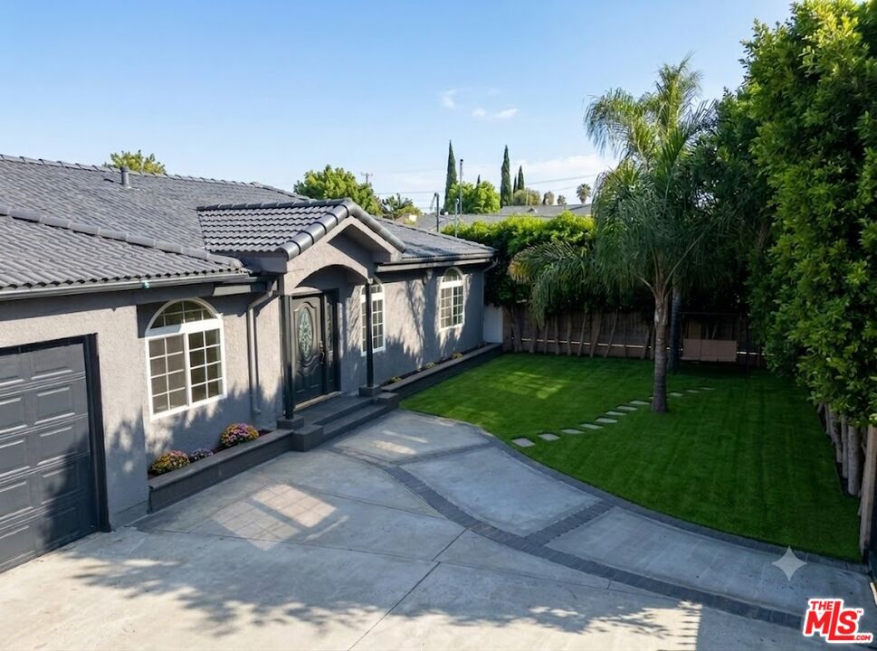 Property Photo: 6742 Radford Ave CA 91606
