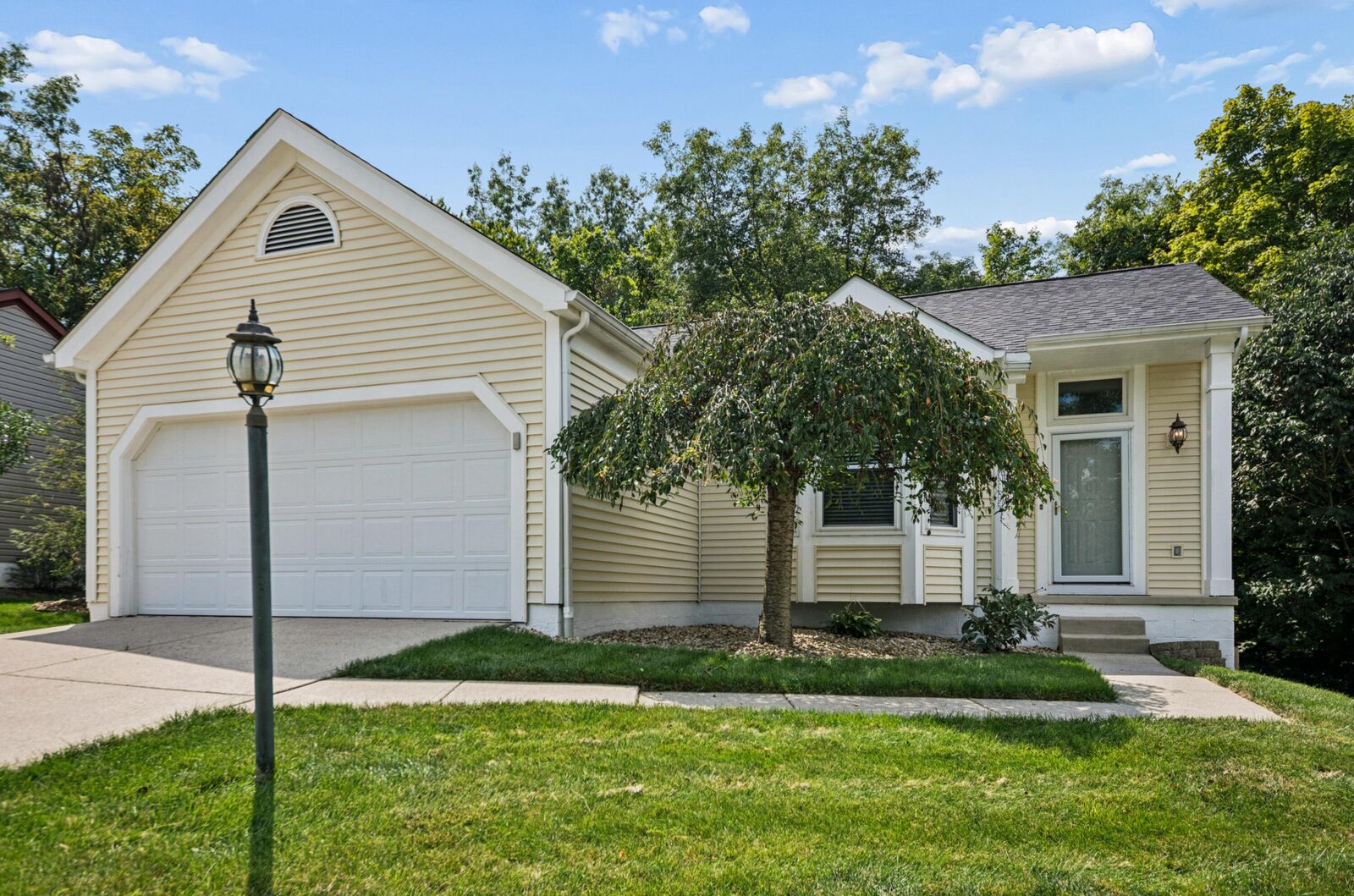 Property Photo:  4511 Hidden Ridge Court  OH 43230 