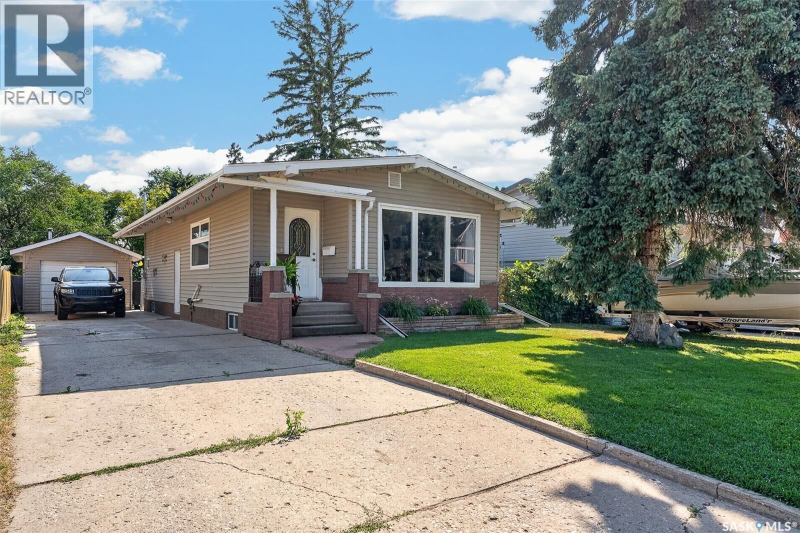 Property Photo: 529 Athabasca Street W SK S6H 2C5