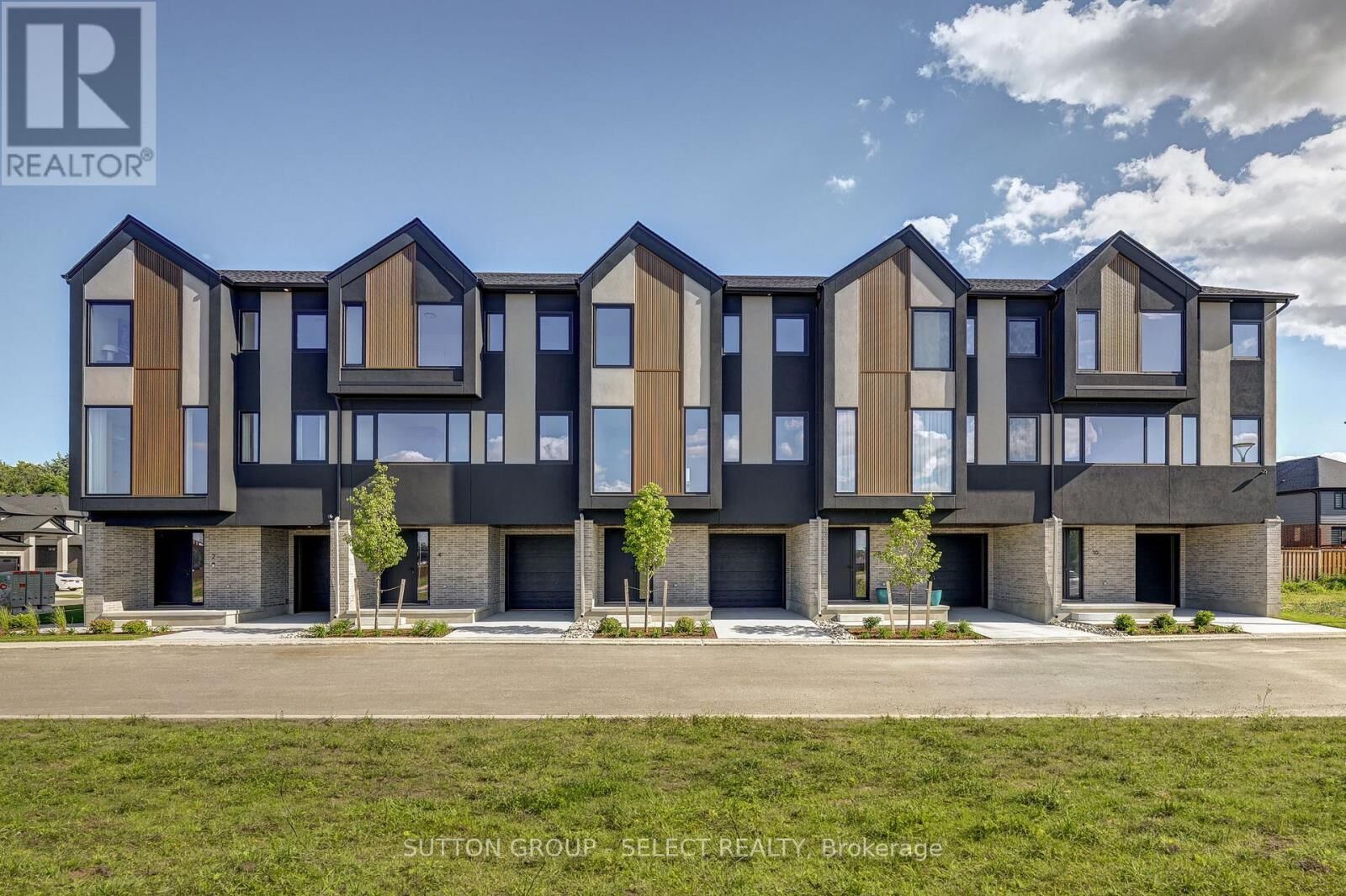 Photo de la propriété:  3090 Petty Road 10  ON N6L 0H3 