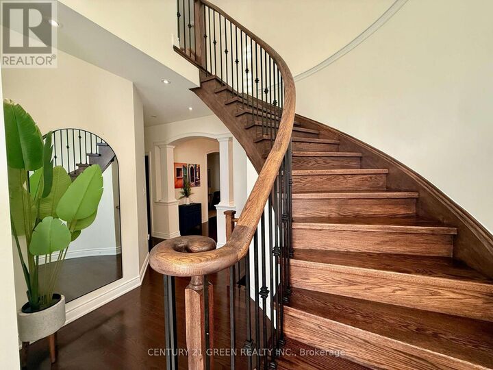 Property Photo:  37 Prairie Creek Crescent  ON L6Y 6C9 