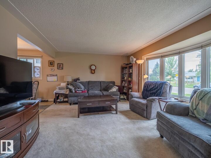 Property Photo:  16706 80 Avenue NW  AB T5R 3N2 