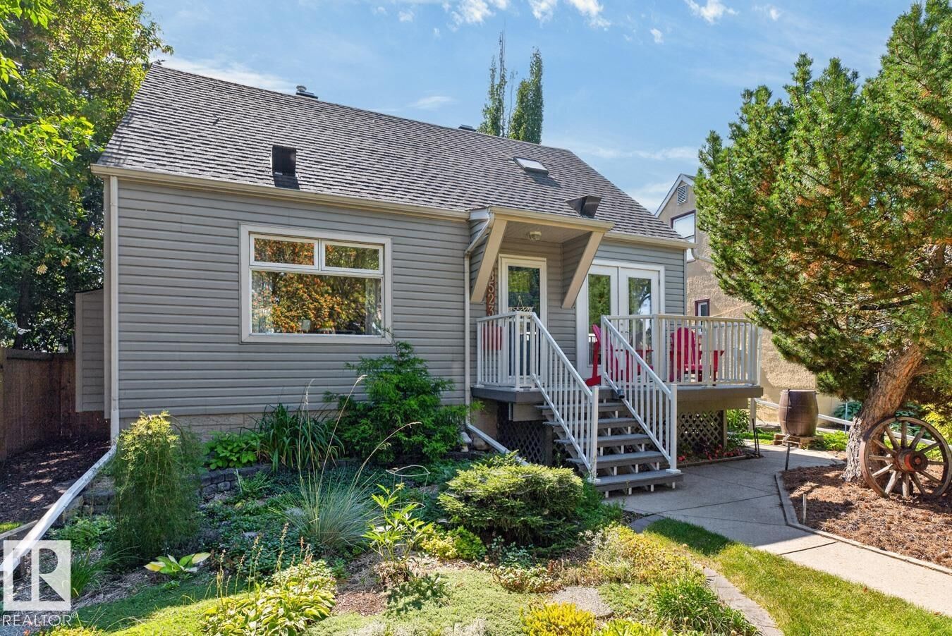 Property Photo:  8523 84 Avenue NW  AB T6C 1C8 