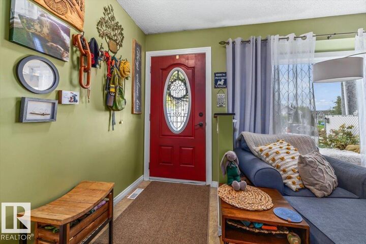 Property Photo:  14516 37 Street NW  AB T5Y 2K2 