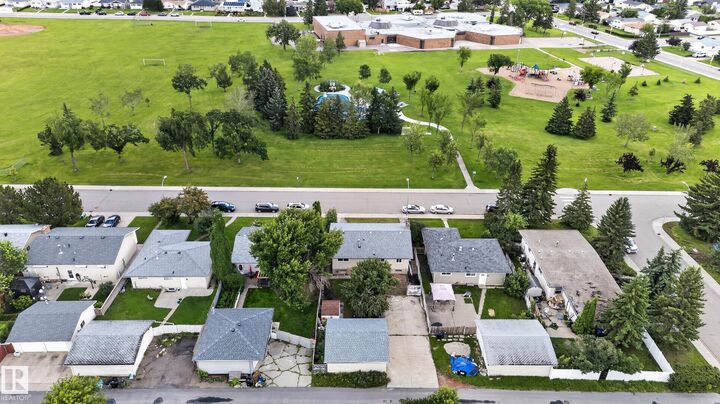 Property Photo:  15012 79 Street NW  AB T5C 1K8 