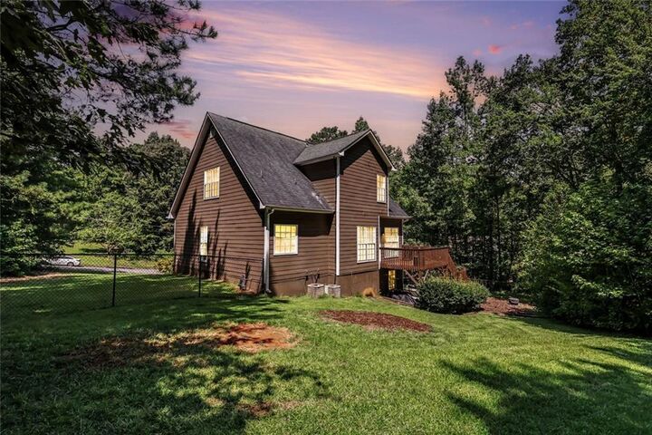 Property Photo:  5142 Spring Glen Court  GA 30135 