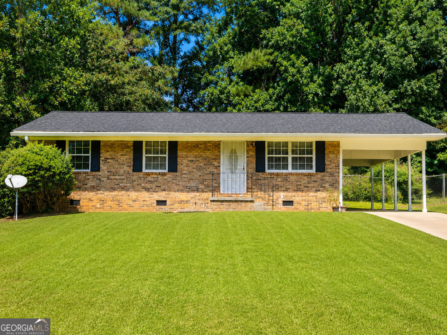 Property Photo: 792 SW Plainville Circle SW GA 30331