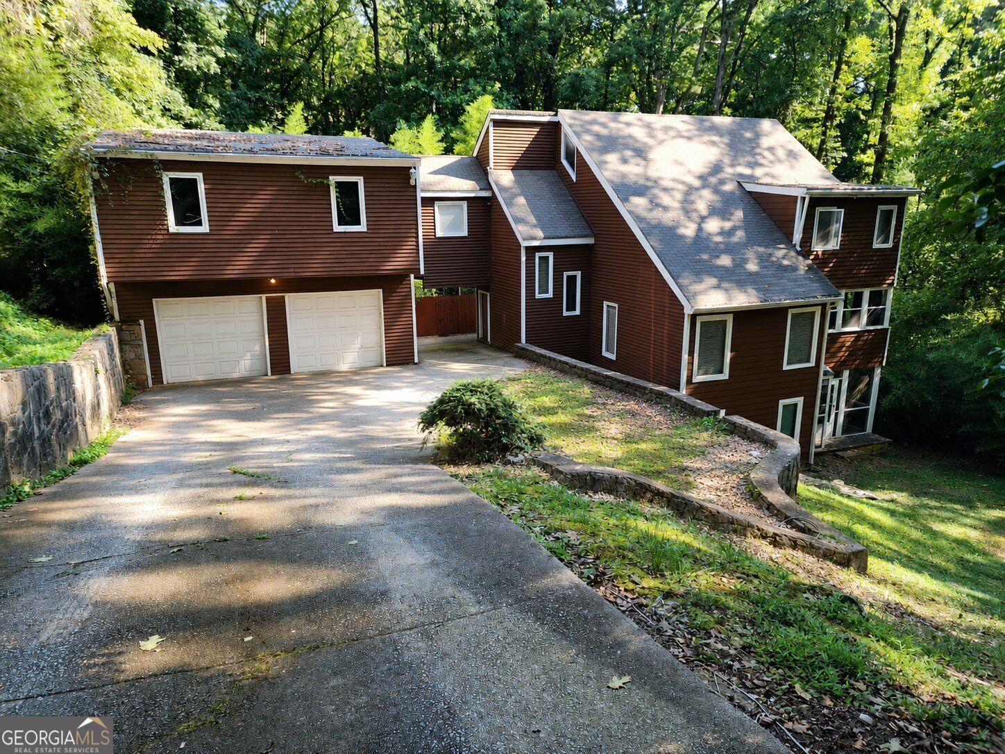 Property Photo: 258 Kenilworth Circle GA 30083