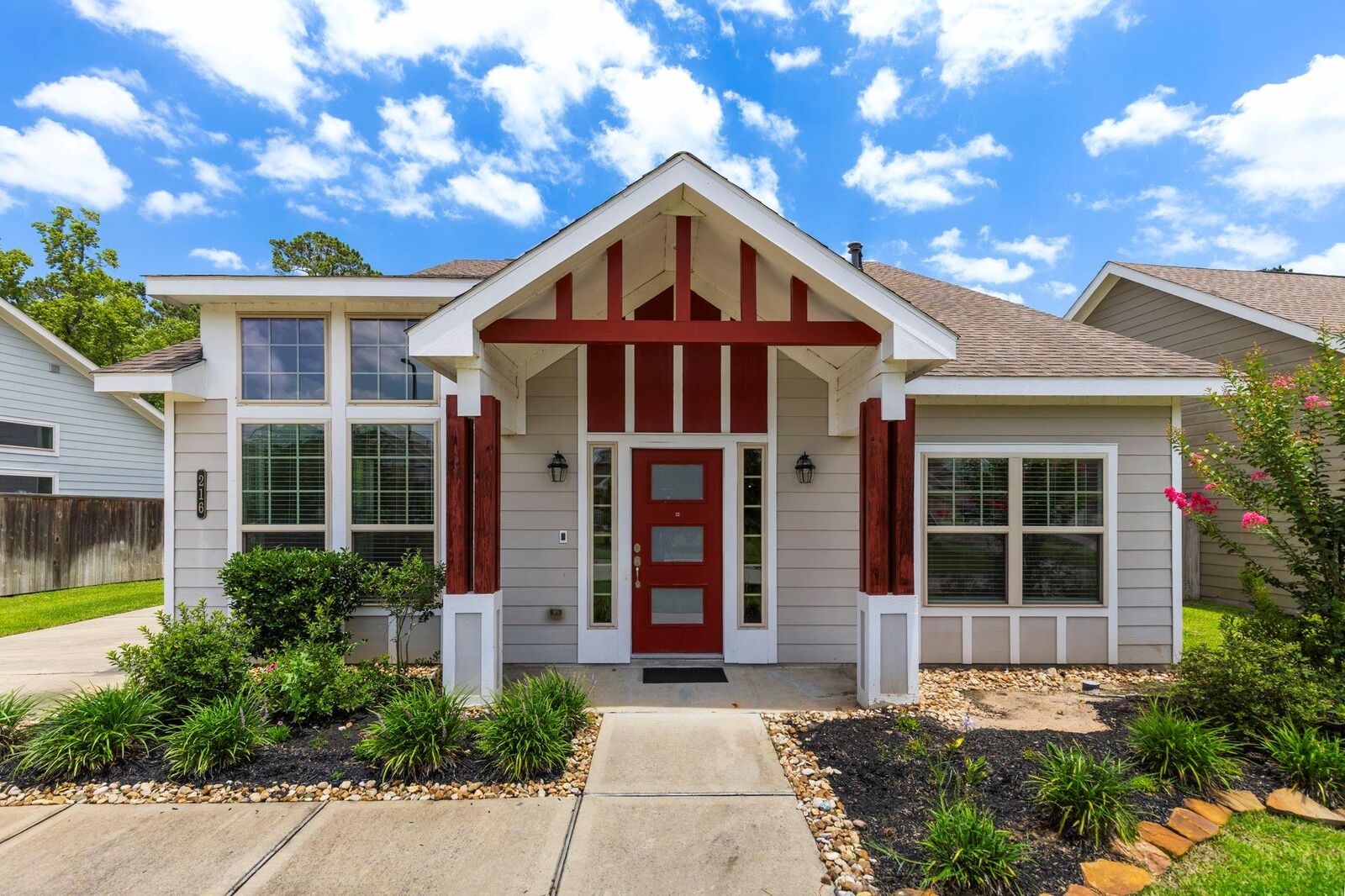 Property Photo:  216 N Lynx Trail  TX 77316 