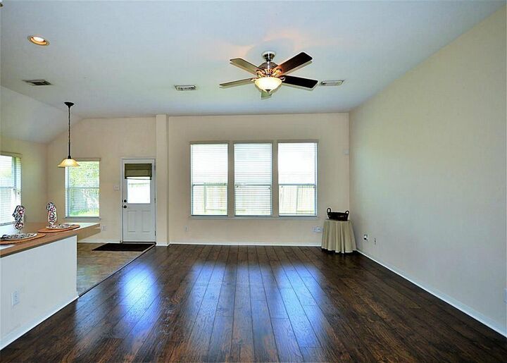 Property Photo:  2608 Courtyard Lane  TX 77584 