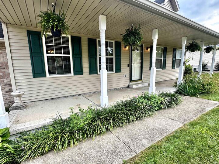 Property Photo: 1213 W Woodhill Drive IN 47403