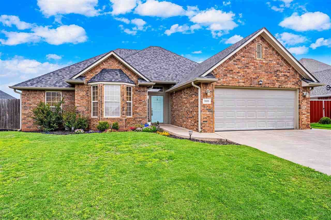 Property Photo: 2605 Meadowview Dr OK 73533