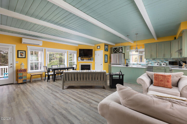 Property Photo: 1858 SW Coast Avenue OR 97367