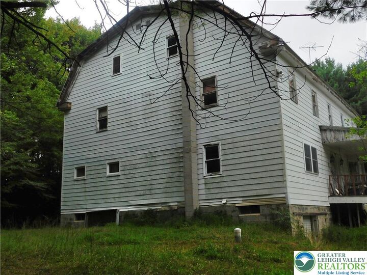 Property Photo:  996 Greenwood Street  PA 18071 