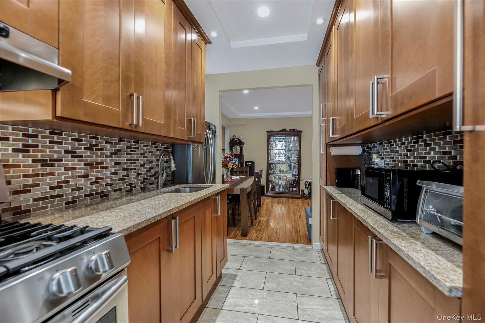 Property Photo:  758 Brady Avenue 112  NY 10462 