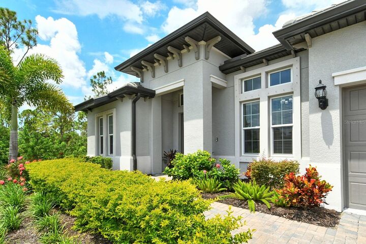 Property Photo:  19815 Bridgetown Loop  FL 34293 