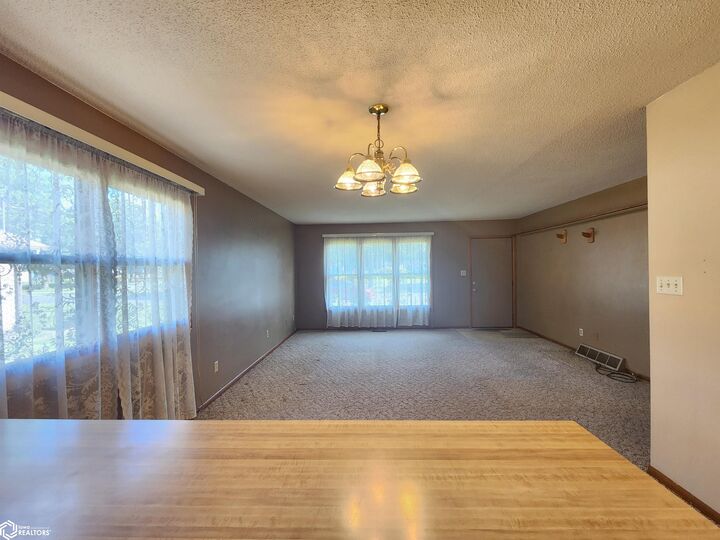 Property Photo:  408 26th Street SW  IA 50401 