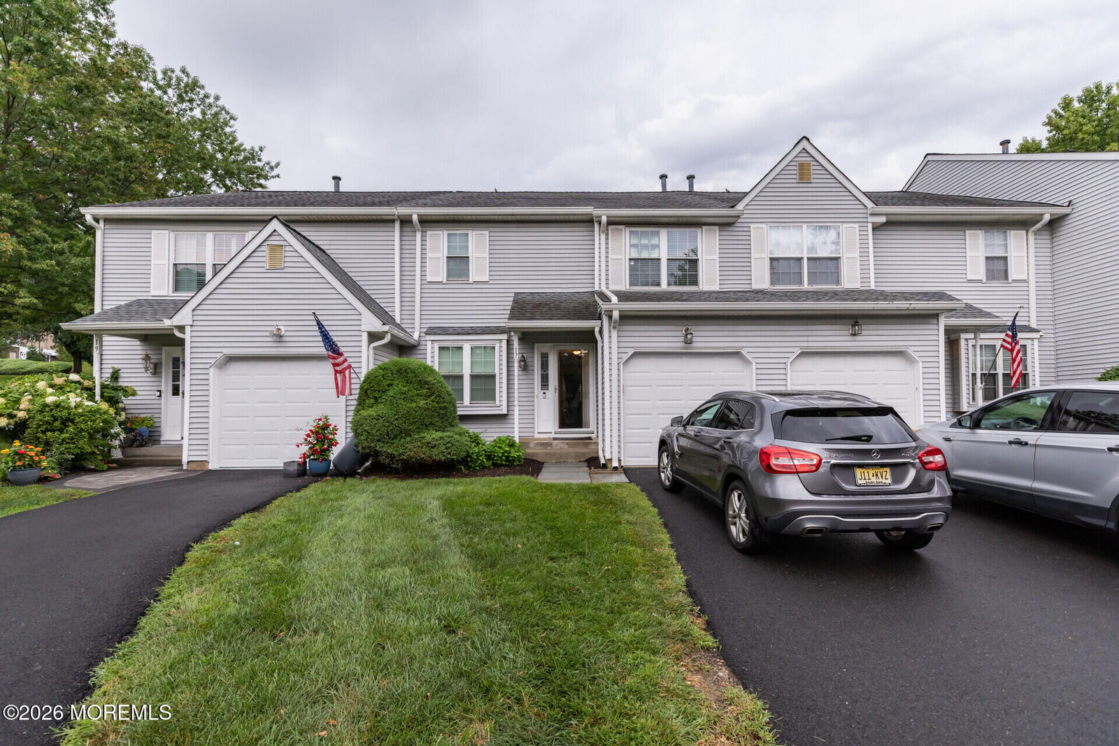 Property Photo:  17 Heritage Court  NJ 08628 