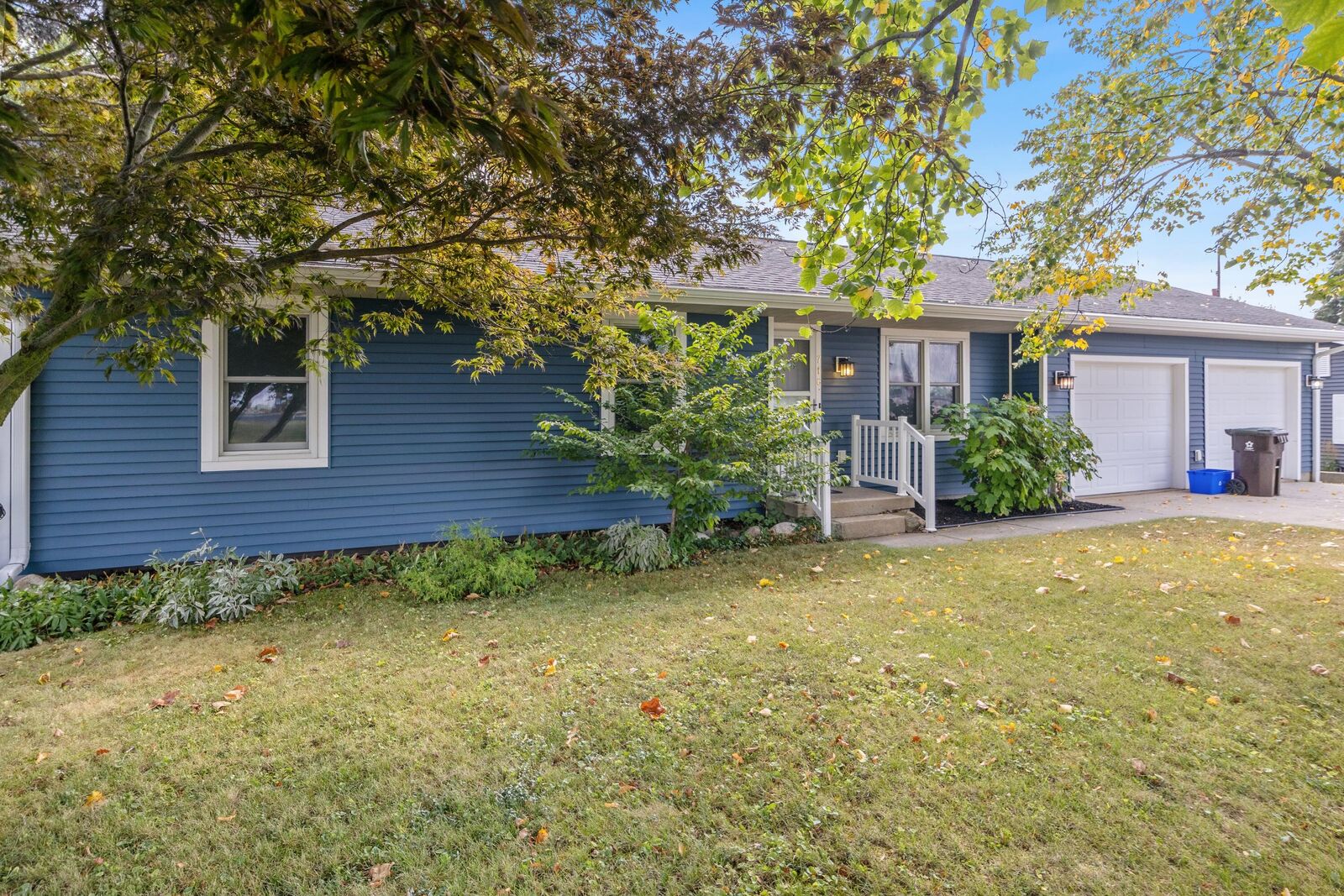 Property Photo:  716 Valley Avenue  MI 49412 