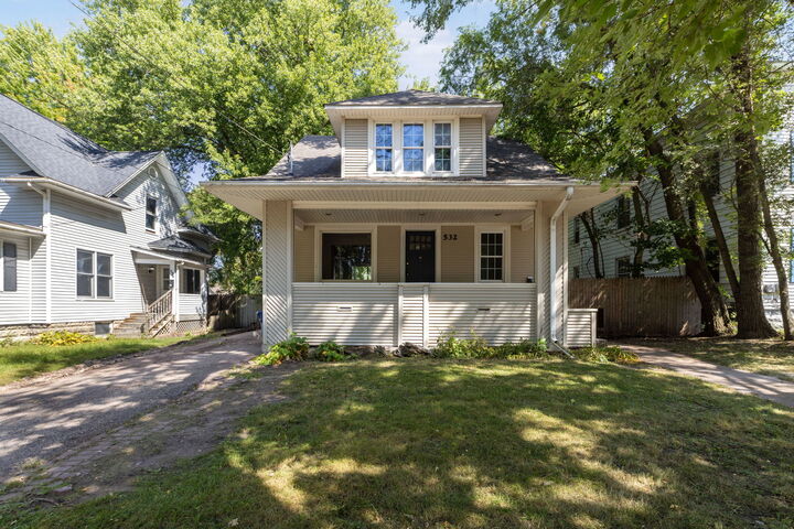 Property Photo: 532 N 7th Street IL 60115