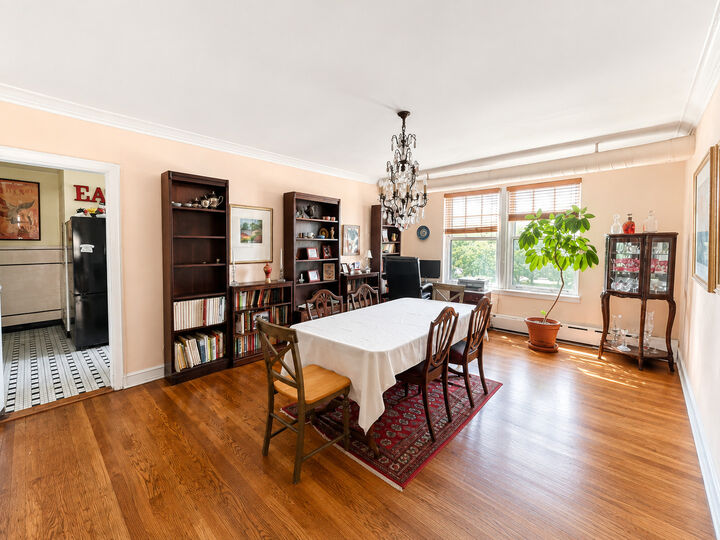 Property Photo: 415 W Aldine Avenue 6A IL 60657